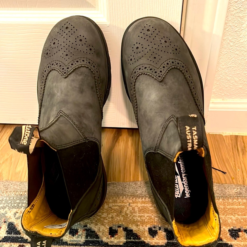 Blundstone men’s 8.5.